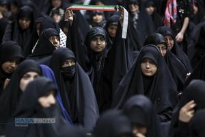 مراسم عزاداری شب تاسوعا در جوار محل شهادت رهبر شهید انقلاب اسلامی