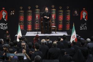 مراسم عزاداری شب تاسوعا در جوار محل شهادت رهبر شهید انقلاب اسلامی