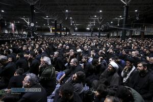 مراسم عزاداری شب عاشورای حسینی در جوار محل شهادت قائد شهید
