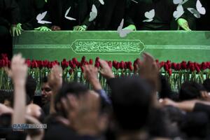 مراسم وداع با پیکر امام شهید انقلاب اسلامی در جوار حسینیه امام خمینی (ره)
