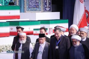 مراسم ادای احترام به پیکر مطهر رهبر شهید انقلاب اسلامی