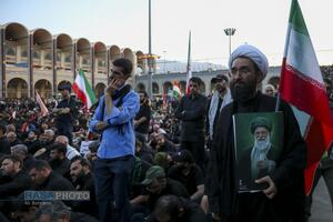 اقامه نماز بر پیکر رهبر شهید انقلاب