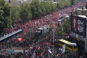 تشییع تاریخی رهبر شهید انقلاب در تهران -۲