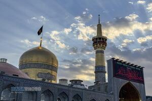 حال و هوای حرم مطهر رضوی در آستانه تشییع امام شهید