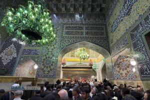 حال و هوای حرم مطهر رضوی در آستانه تشییع امام شهید
