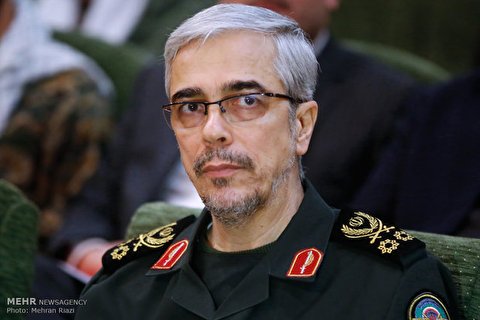دشمن معاشرے میں مایوسی پھیلاکر انقلابی نقطہ نظر تبدیل کرنے میں کوشاں