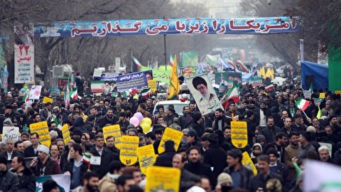 ایران سمت دنیا کے دیگر گوشے میں جشن آزادی کی ریلیاں