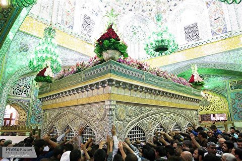غیر ملکی طالبات کا ایک قافلہ حضرت امام علی رضا(ع) کے حرم مطہر کی زیارت سے مشرف ہوا