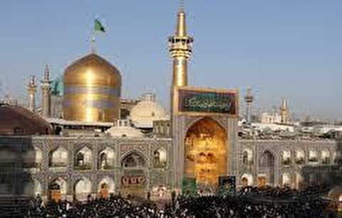 امام علی رضا ع کے روضہ منورہ سے بہت متاثر ہوا اور دین مبین اسلام قبول کی