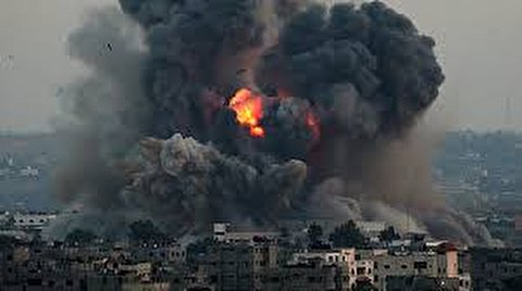 اسرائيلی جنگی طیاروں کی طرف سے غزہ پٹی کے بعض علاقوں پر شدید بمباری