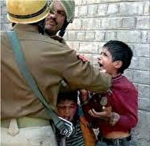 سری نگر میں صحافت کی آزادی نہ ہونے اور حکومت کی طرف سے حراساں کرنے کے خلاف مظاہرہ