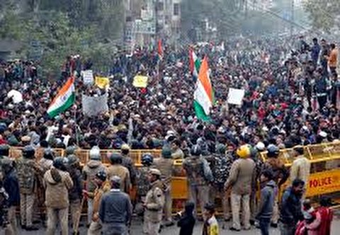 بھارت کے مختلف شہروں میں ٹرمپ اور شہریت بل کے خلاف احتجاج جاری