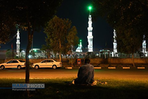 شب قدر میں جمکران مسجد کے بند دروازے کے پیچھے اعمال