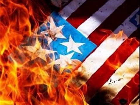 امریکا میں نسل پرستانہ پالیسی نے امریکی کو اپنا پرچم نذر آتش کرنے پر مجبور کر دیا
