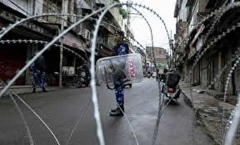 کشمیر میں عوامی مظاہرے روکنے کے کیلئے کرفیو نافذ